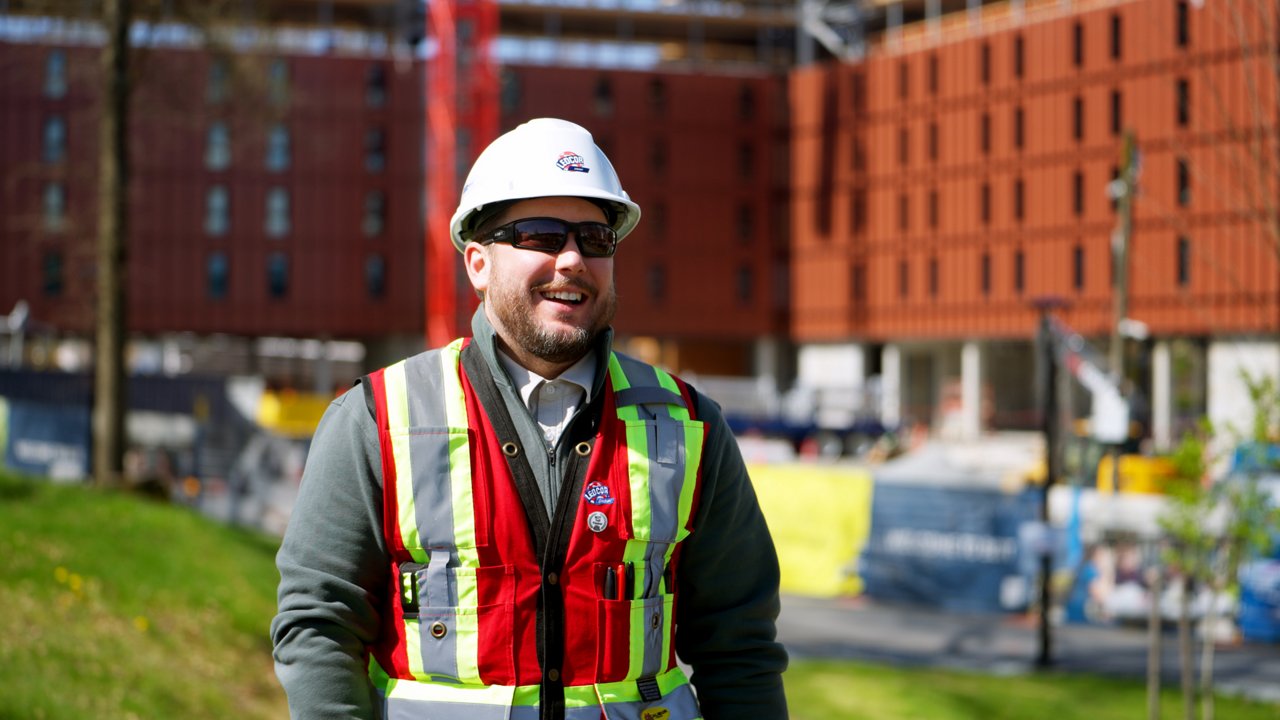 A picture of an Ledcor on-site worker