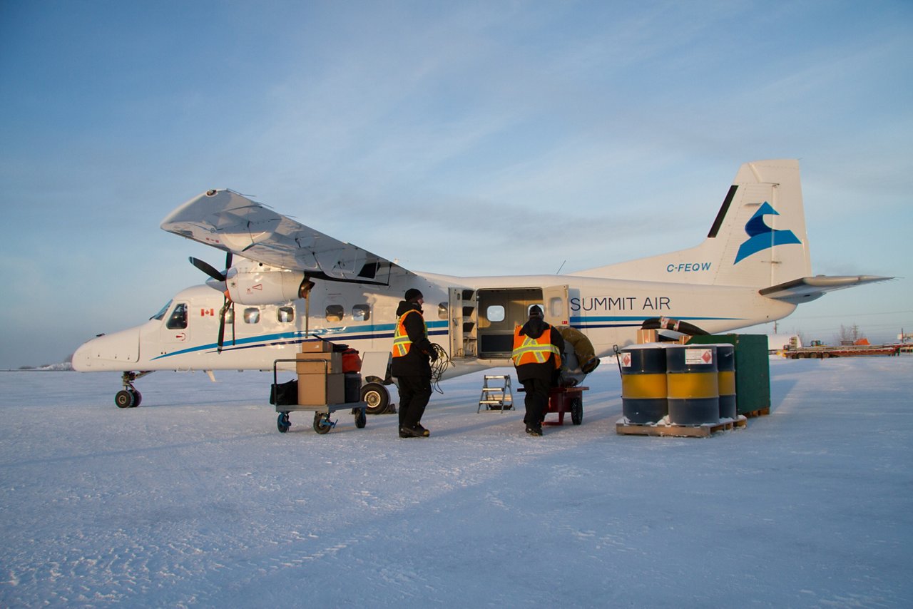 Summit Air Plane with Ledcor Employees