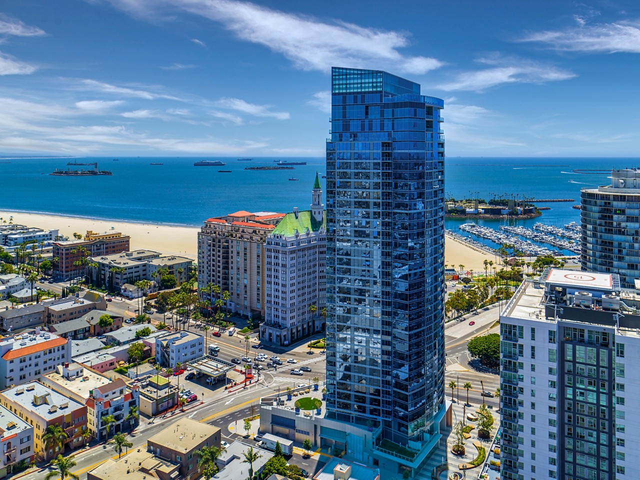 Shoreline Gateway Exterior Aerial Photo