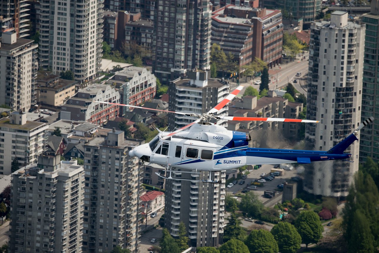 Image of Summit helicopter.