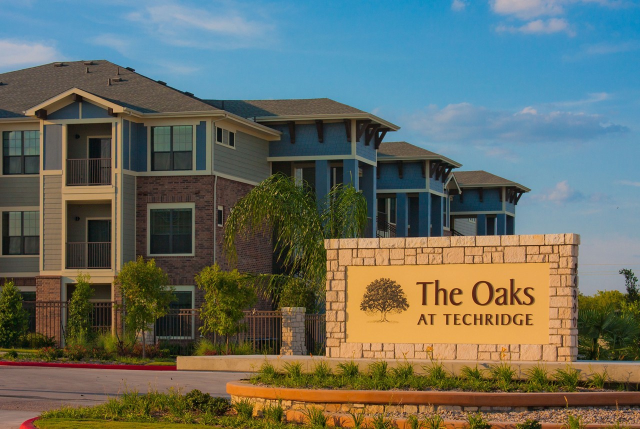 The Oaks Entrance Sign