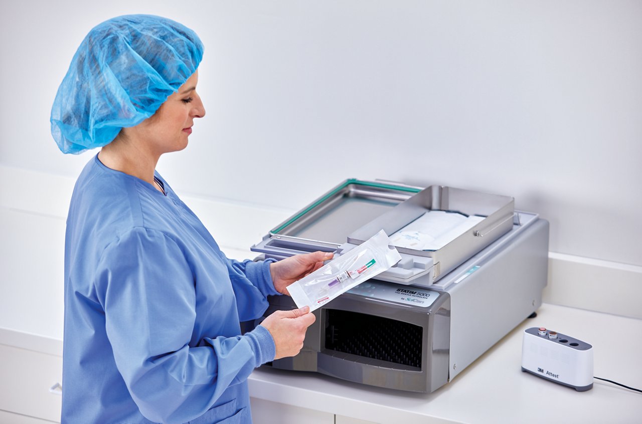 3M™ Attest™ 蒸汽化學整合器，樣式5，配有1492 BI和490M_healthcare_tabletopsterilizer.tif的袋子