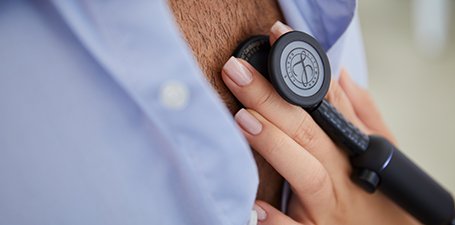COREデジタル聴診器、8480、および最大40倍の増幅を備えた3M™ Littmann®ランディングページ。455x225のサイズに変更されました。JPGファイル