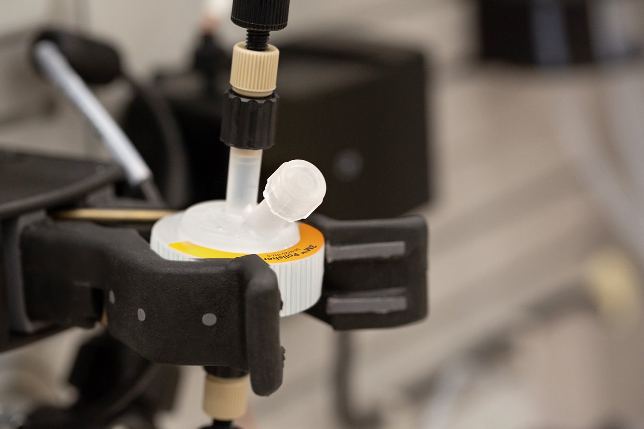 3M™ Polisher ST lab capsule in-use. Image version changed on Feb 14