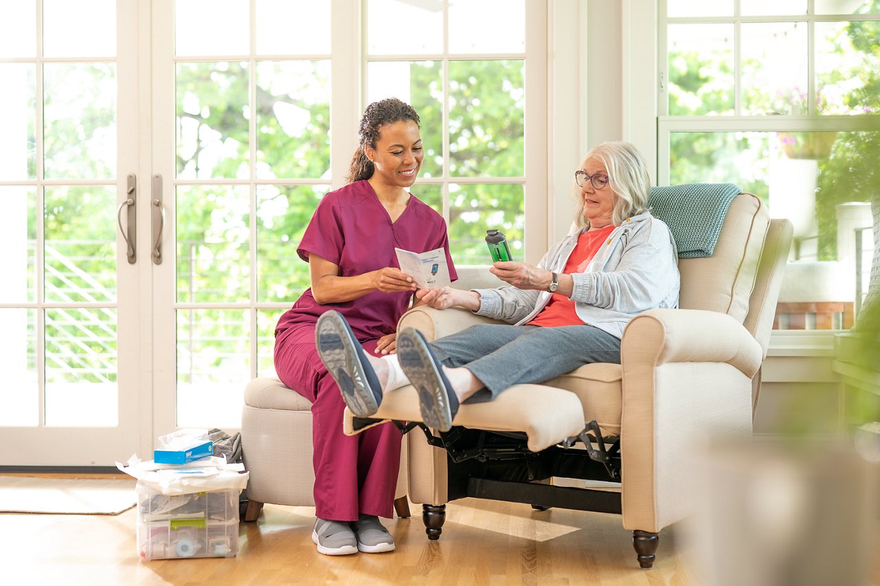 El paciente aprende cómo funciona el Sistema de Terapia Snap™ de 3M™, US_70-2013-1470-8, 70-2013-1470-8