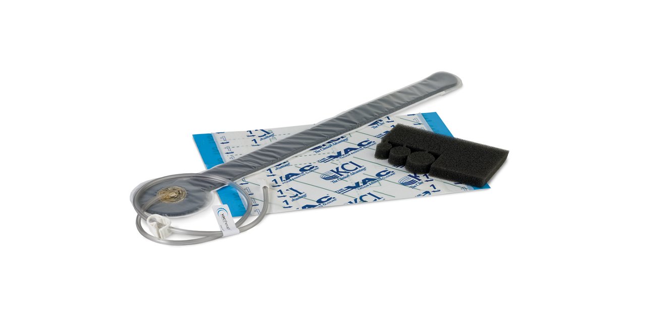 3M V.A.C. Granufoam -sideryhmä tuotekuva. Kuvassa näkyvät Granufoam-sidokset kokoina pieni, keskikokoinen, suuri ja erittäin suuri.