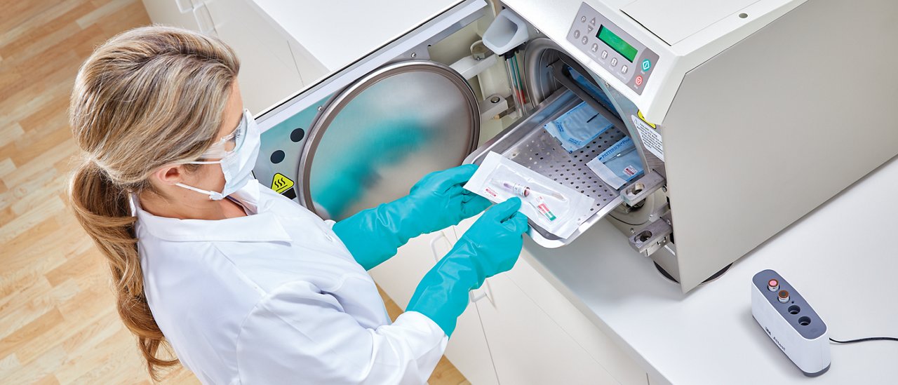 Attest™ Steam Chemical Integrators, Type 5 in pouch with 1492 Attest BI and Attest Auto-reader 490M Dental midmark open top - 2800x1200.