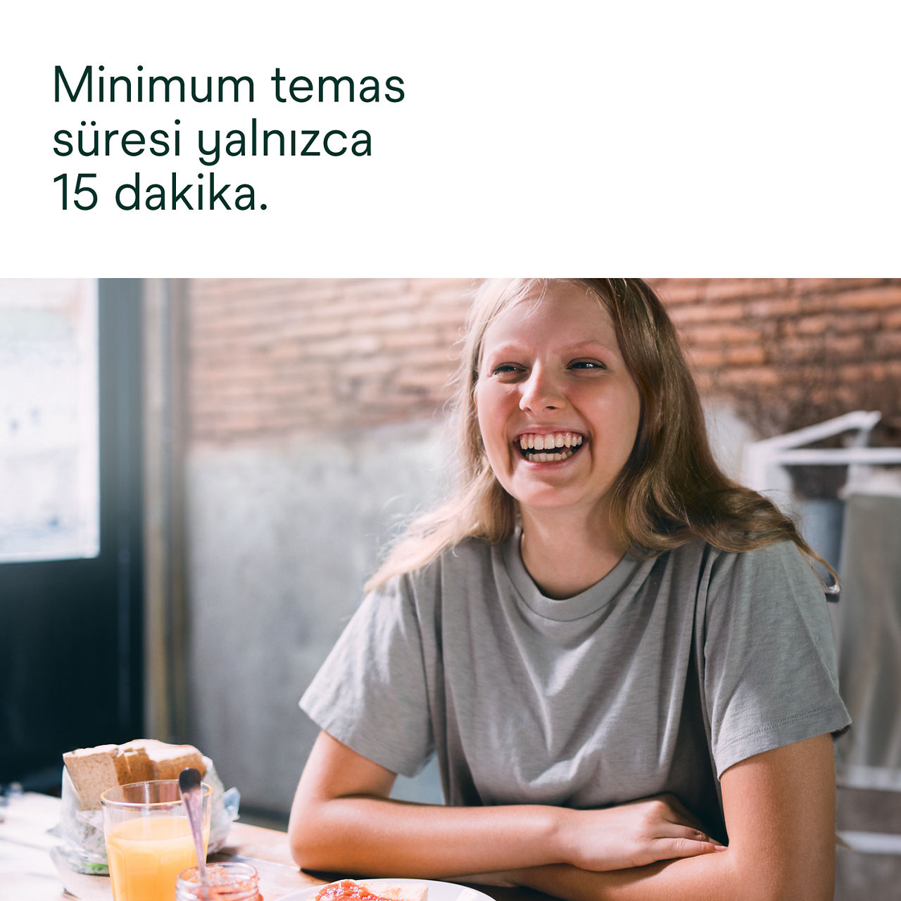 Clinpro™ Clear Florür Tedavisi: Minimum temas süresi sadece 15 dakikadır.