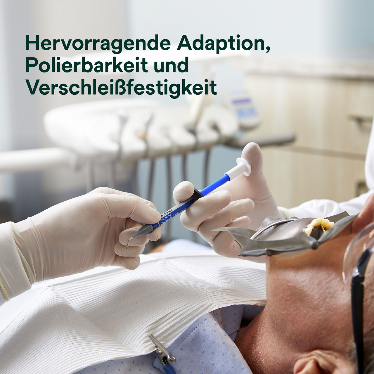 4- Filtek Supreme Flowable Syringe: Hervorragende Adaption, Polierbarkeit und Verschleißfestigkeit