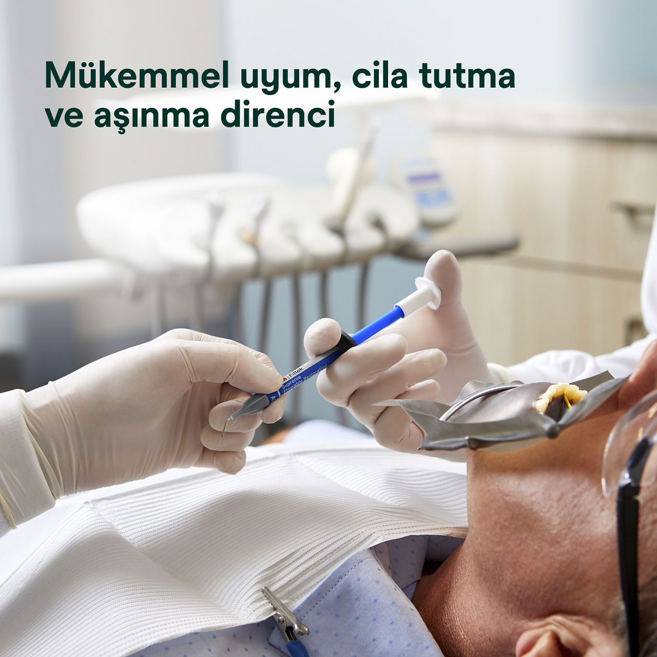 4- Filtek Supreme Flowable Syringe: Mükemmel uyum