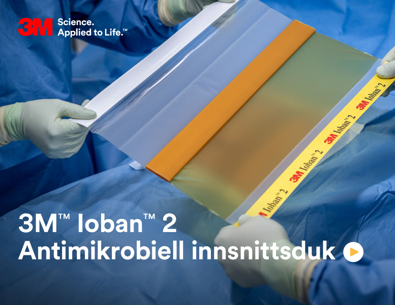 Strekking av duk over pasientens mage, 3M™ Ioban™ 2 Antimikrobielle Innsnittduk i bruk bilde - Forbereder pasienter for kirurgi - Mage 2, september 2022, Produktapplikasjonsbilde, rgb, tif