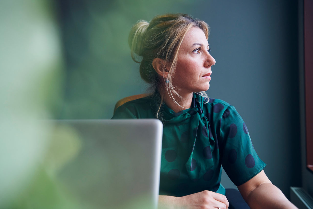 This photo of a woman looking to the side highlights the 10 year anniversary of the 3M™ 360 Encompass™ System. Getty ID 1146164285 5000x3333