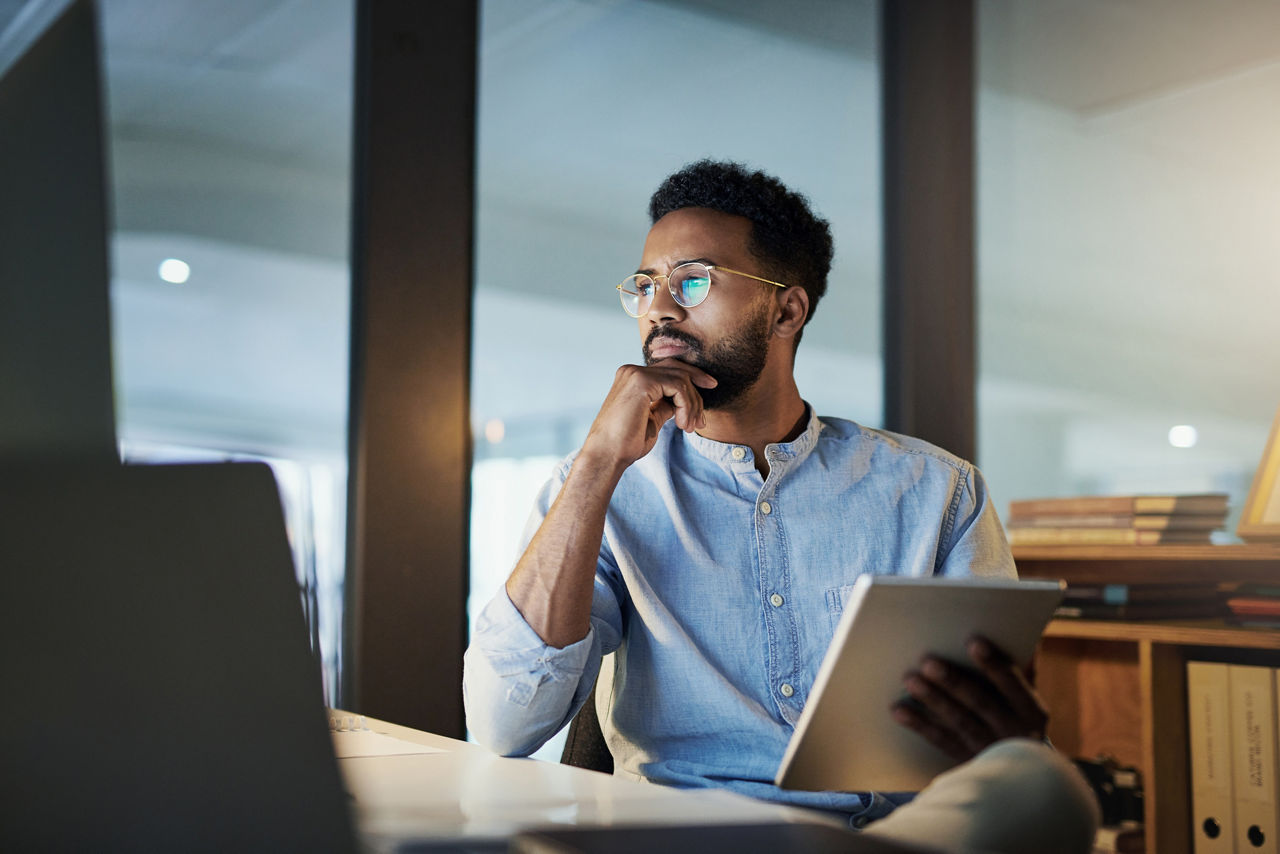 This photo of a man in glasses highlights the 10 year anniversary of the 3M™ 360 Encompass™ System - Getty ID 1186079153 5000x3333