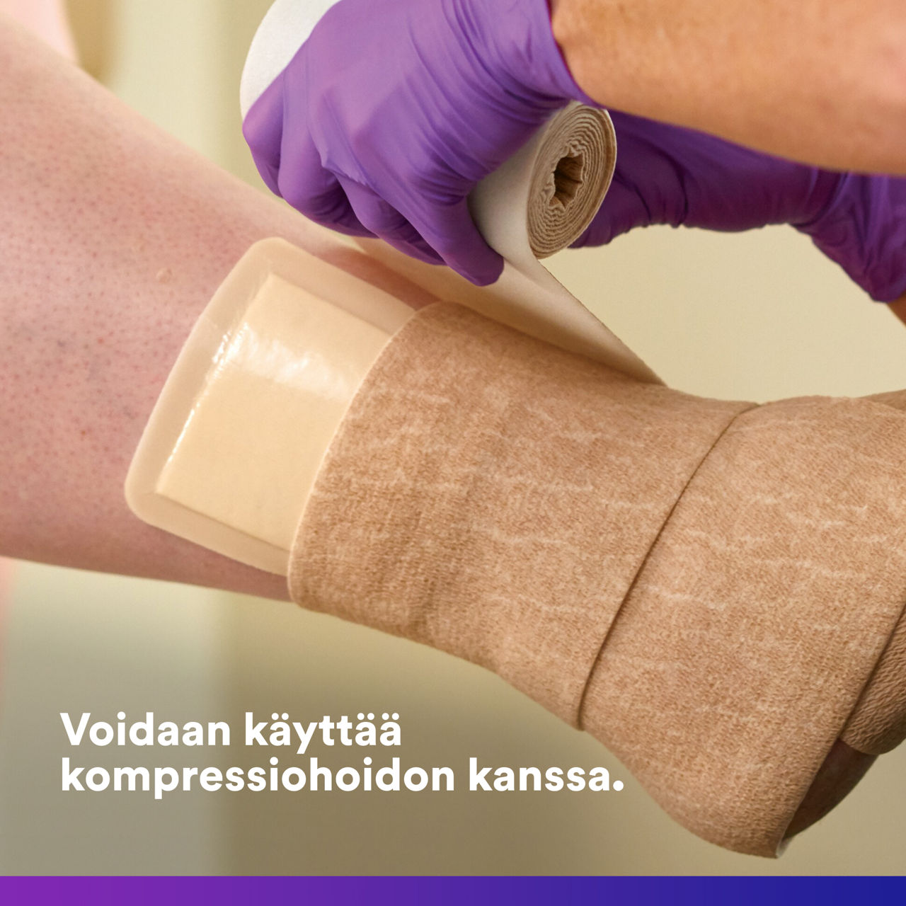 (2) Tegaderm™ Silicone Foam Dressing: Voidaan käyttää kompressiohoidon kanssa
