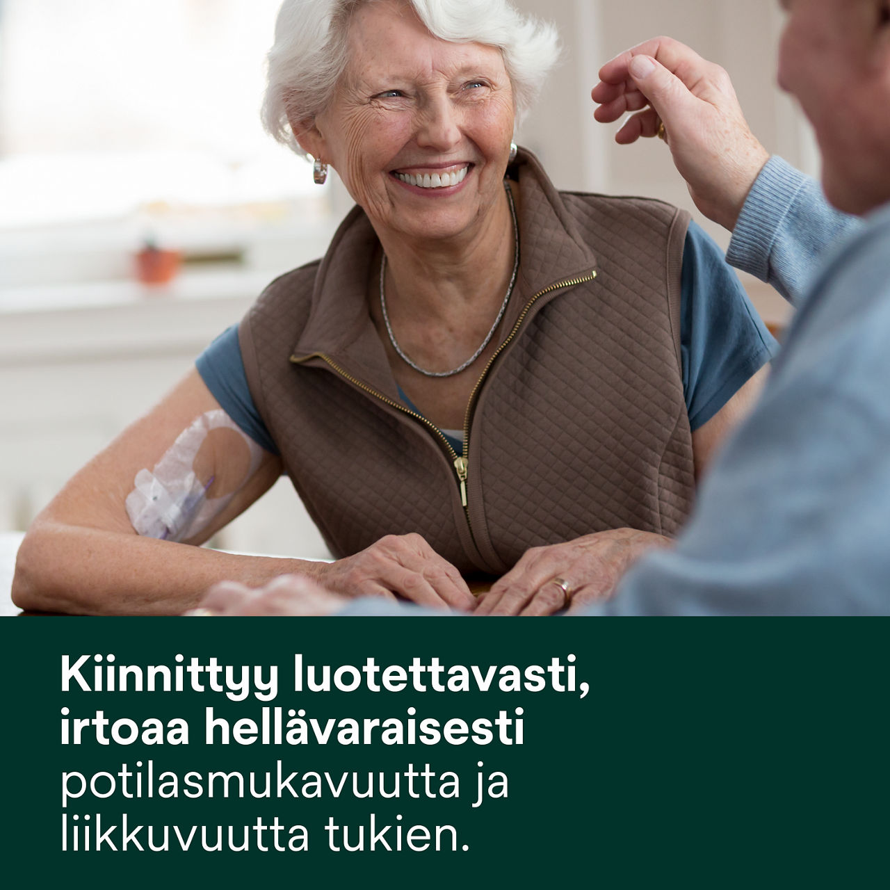 (3) 3M PICC/CVC + Tegaderm IV Advanced Securement: Kiinnittyy luotettavasti