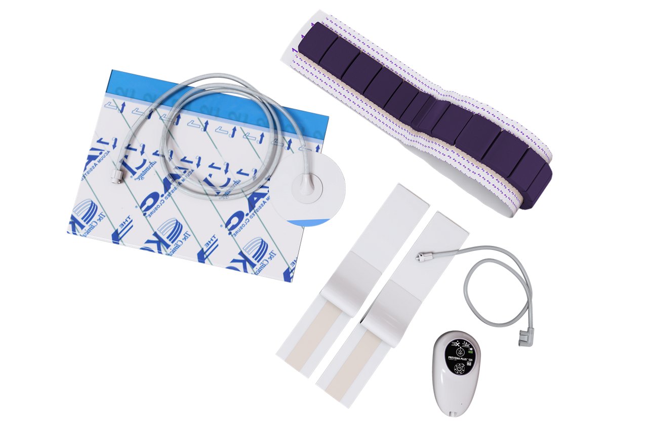 3M™ Prevena™ Plus Customizable Dressing Incision Management System Kit, 3M™ Prevena™ Plus 125 Therapy Unit, SensaT.R.A.C.™ Pad, 3D Rendering, product image, invivo, tubing, purple, layers, foam, rgb, png, 70-2013-1020-1, US_70-2013-1020-1, PRA-PM-US-00832, CA_EN_70-2013-1401-3, 70-2013-1401-3