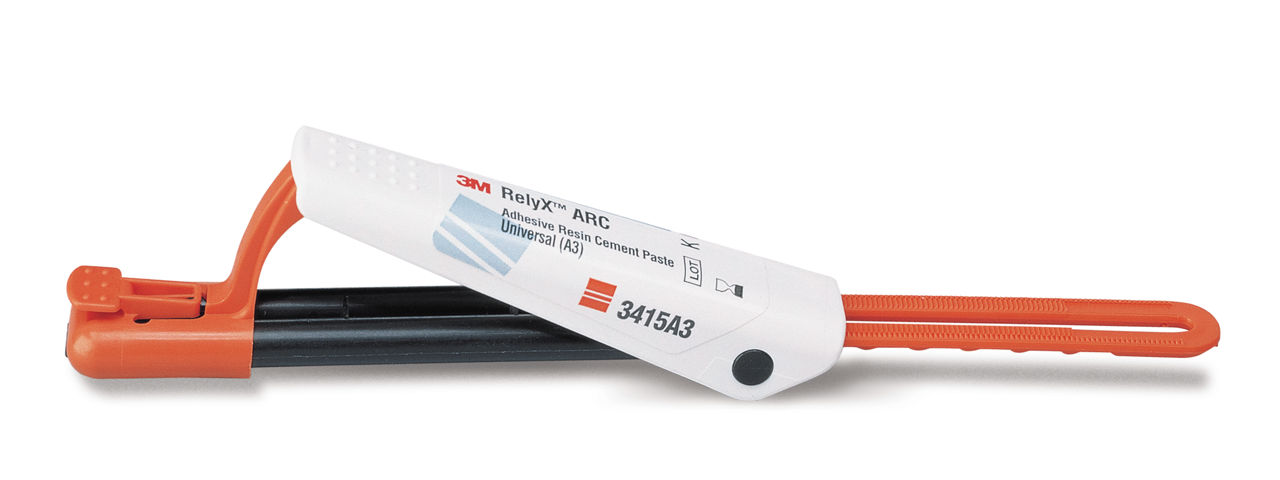 Cimento RelyX™ ARC