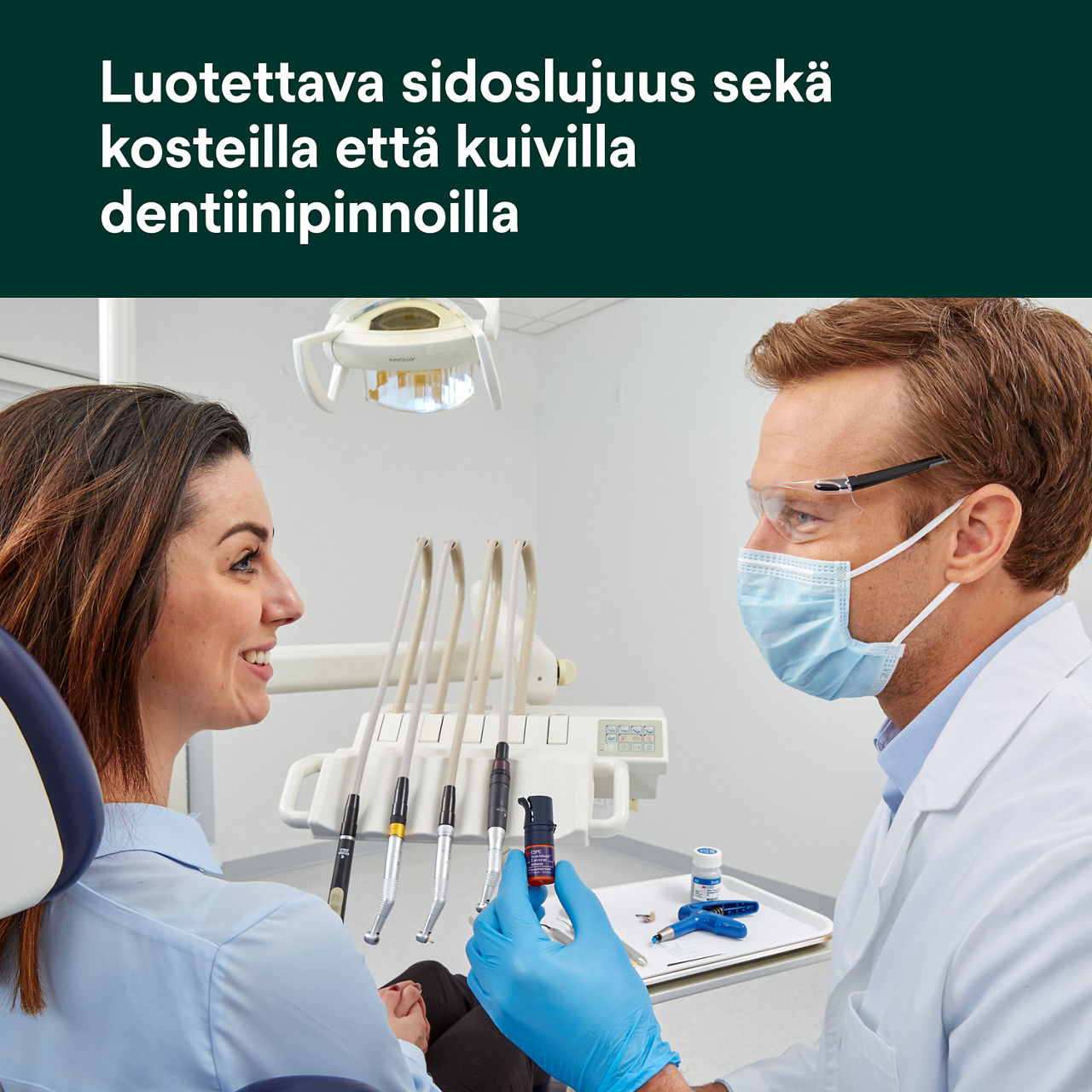 (2) Scotchbond Universal Adhesive: Varmistaa sidoslujuuden sekä kostealle että kuivalle dentiinille