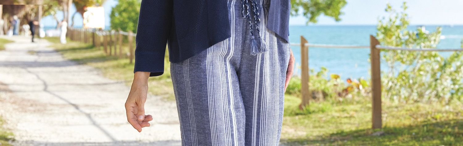 Cropped Seedstitch Cardigan & Variegated-Stripe Beach Pants