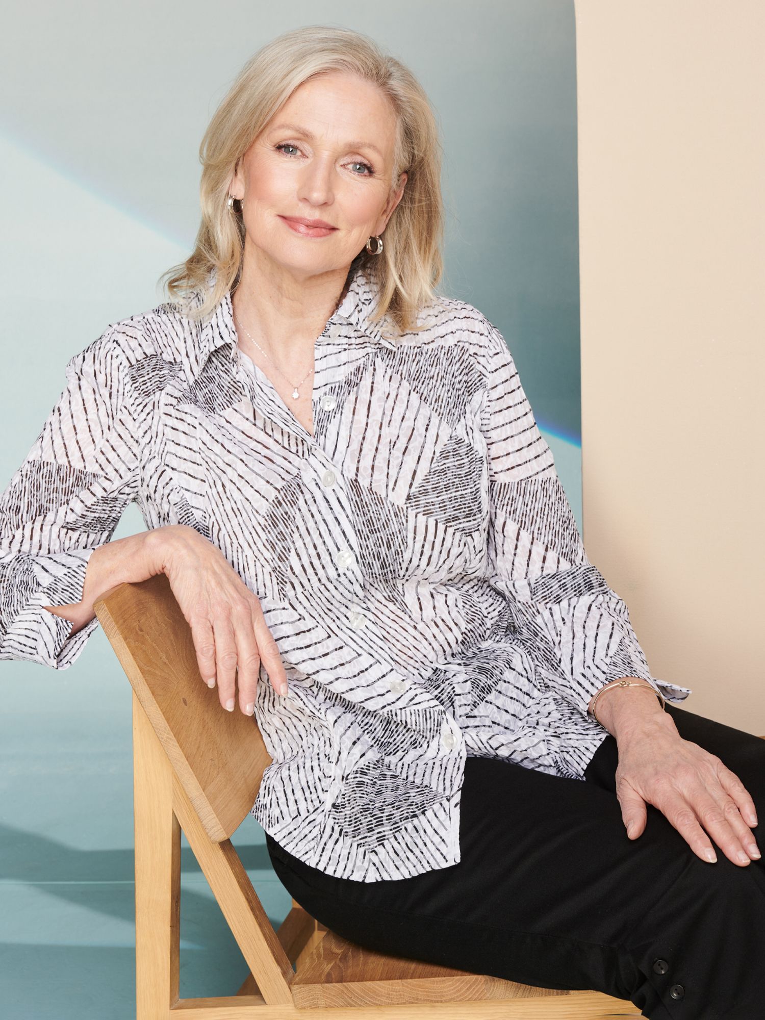 Mix It Up Stripe Crinkle 3/4 Sleeve Shirt