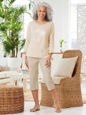 Alfred Dunner Palm Tree Center Embroidery Tee & Capris