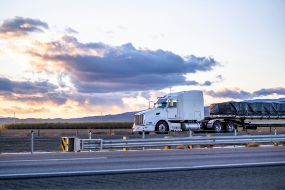  A truck on the expressway carrying products