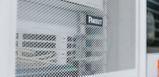 Panduit FlexFusion cabinet in CH Mouscron’s data center