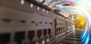 Different wired connections to a server