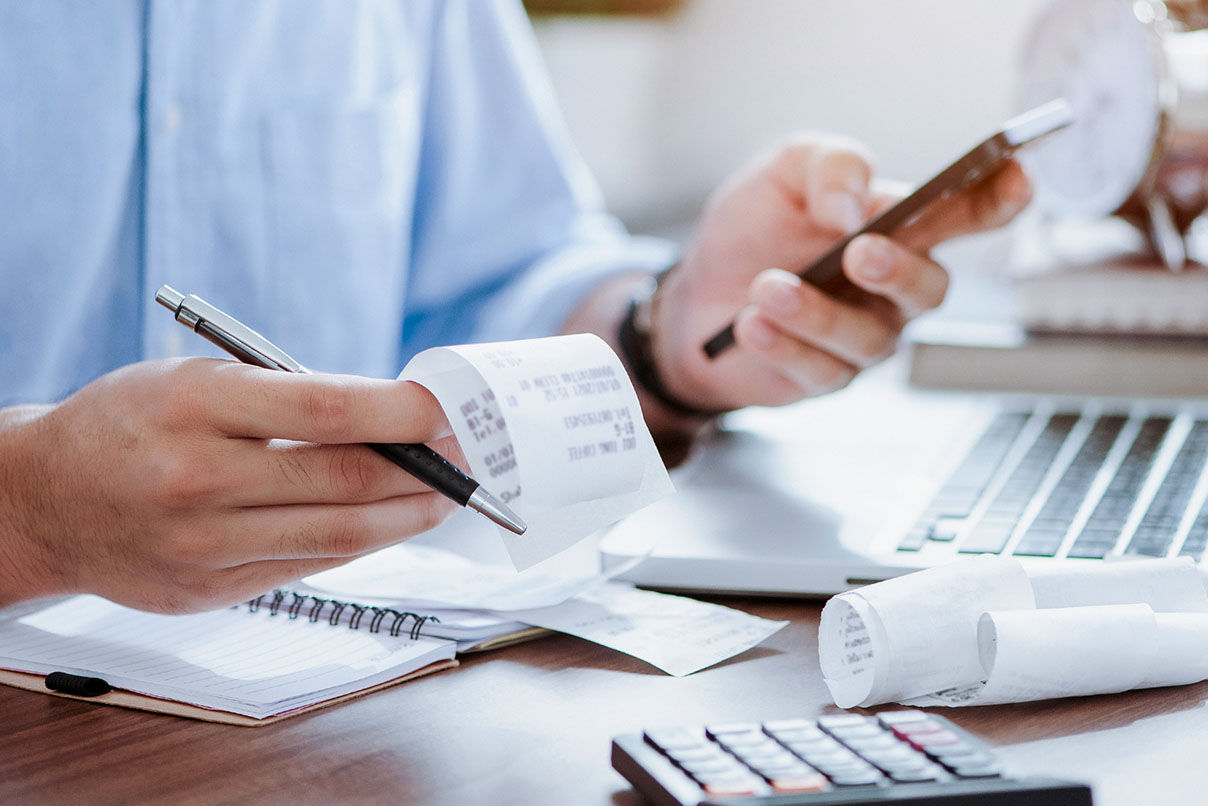 The Difference Between Recurring and Non-Recurring Expenses (and Why It’s Crucial) 