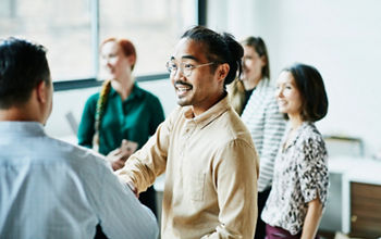 5 Benefits of HR and Payroll Solutions for Financial Services