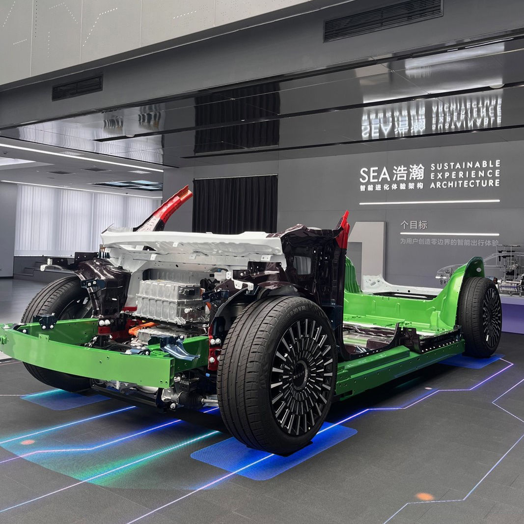 BB187-CarPic2-A Look Under the Hood of Chinas EV Sector