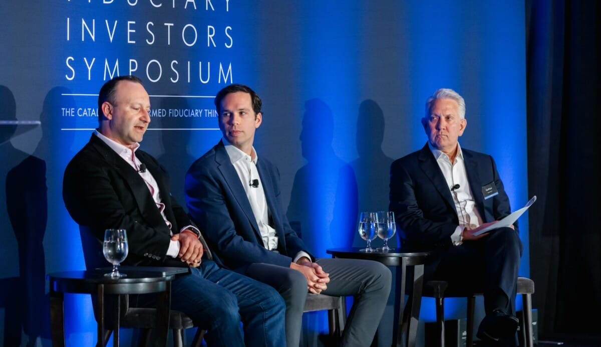 AI Supercycle Widens Valuation Divide across SaaS Stocks