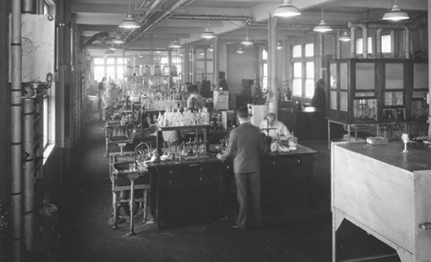 Viejo laboratorio químico