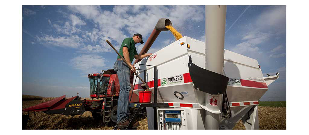 Weigh wagon operation - corn harvest