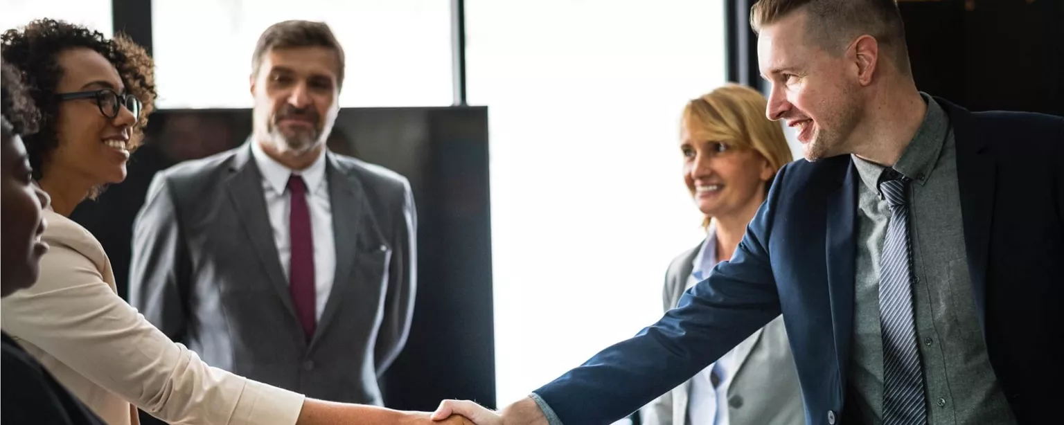 Wer zum zweiten Vorstellungsgespräch eingeladen wird, hat gute Chancen, den Traumjob zu ergattern.