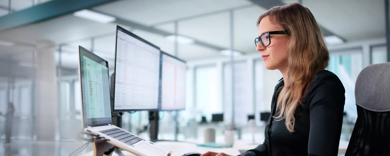 How do recruiters use LinkedIn?