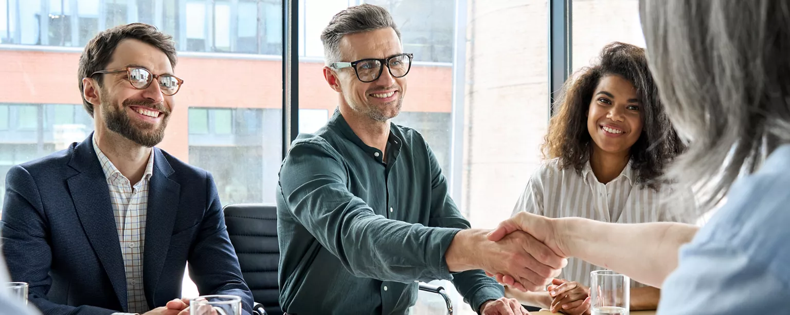 4 tips on how to introduce yourself in a new company