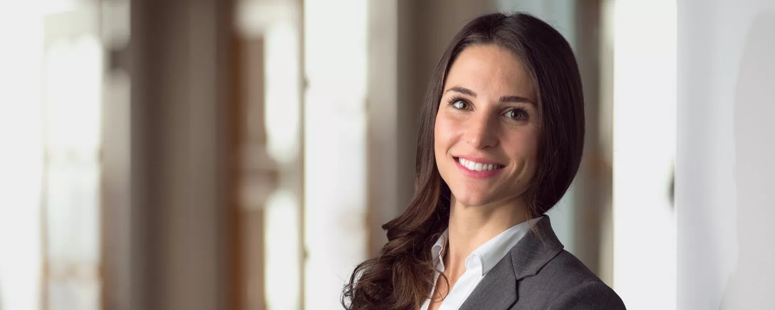 2022: Legal Hiring Outlook and Hot Practice Areas — professional woman standing in office