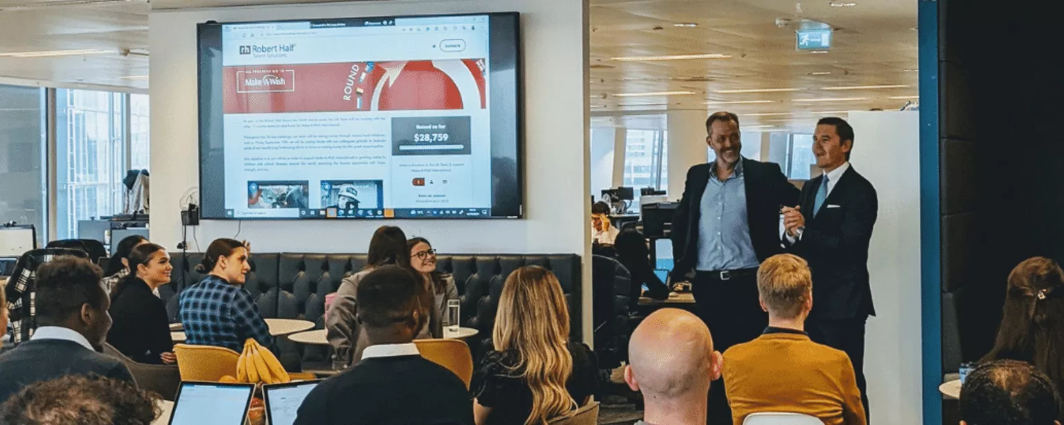 Jason Suckley presents to the team at Robert Half UK