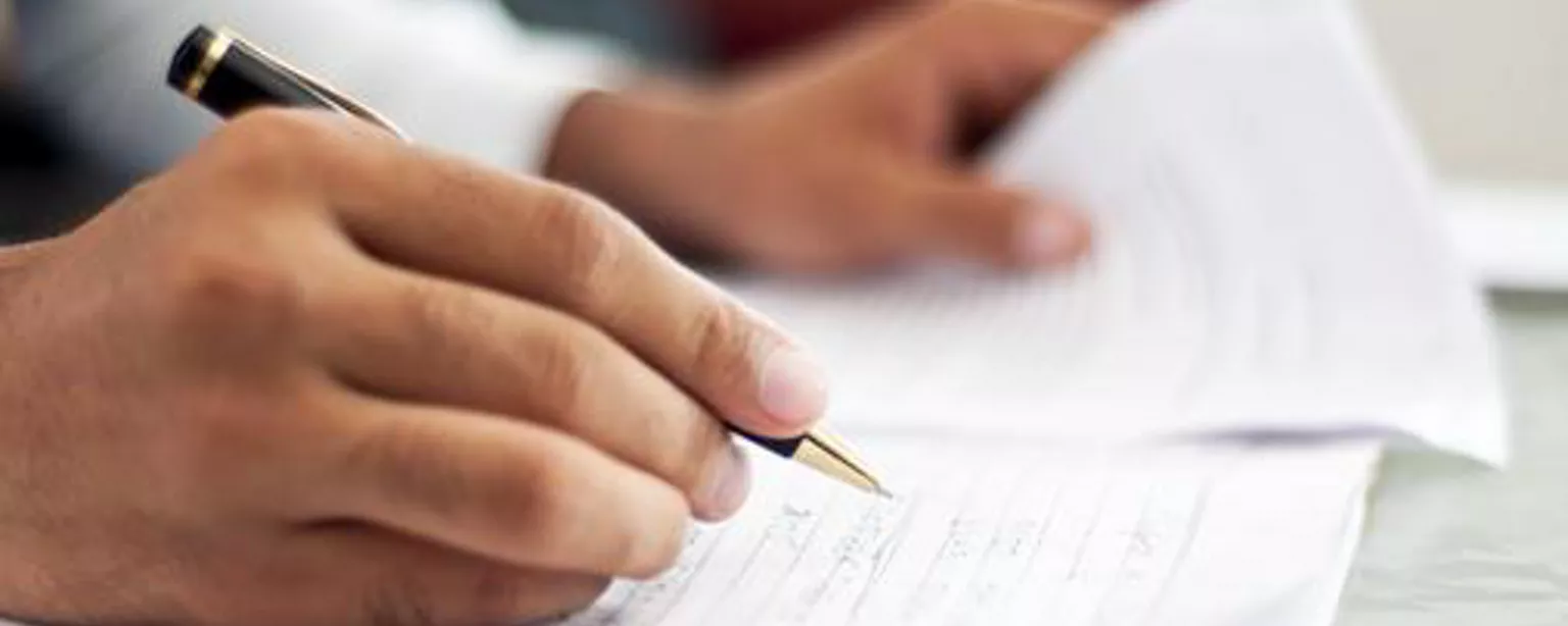 Devo pedir autorização antes de indicar alguém como referência profissional? 