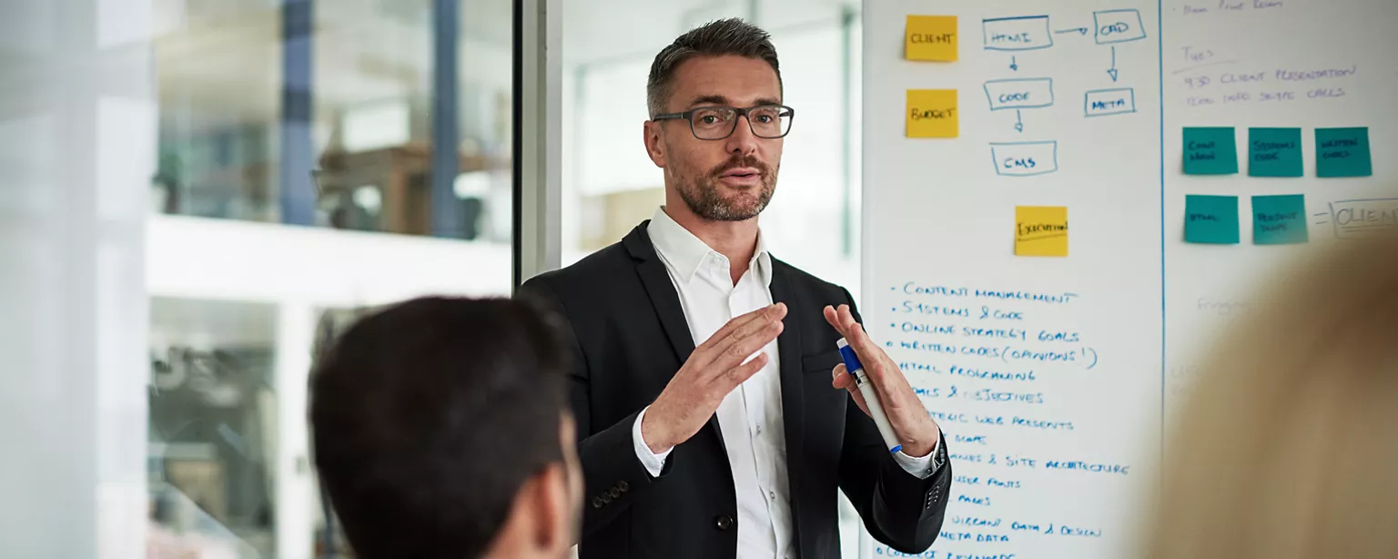 What are the benefits of hiring interim management executives?