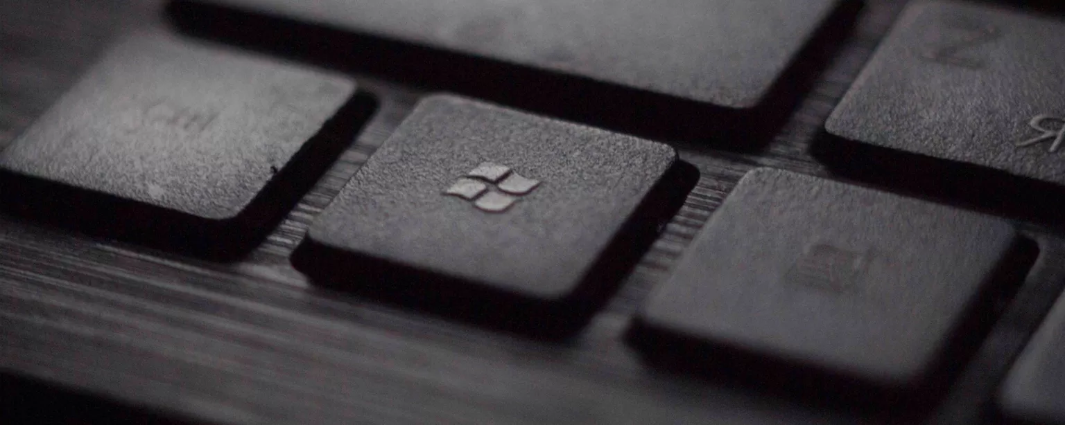 Das Microsoft-Logo auf einer Tastatur