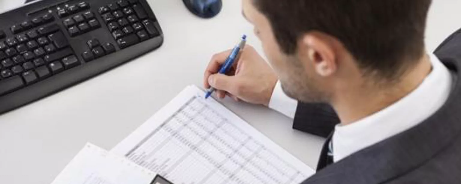 How the right accountant job description helps to attract top talent