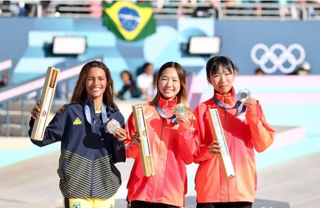 Rayssa Leal no pódio Skate Olimpíadas de Paris 2024 