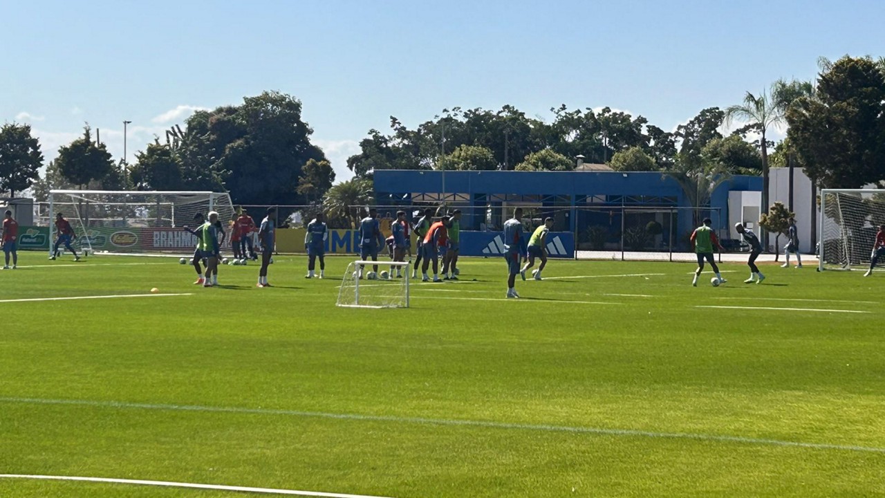 Cruzeiro realizou um treino aberto à imprensa na Toca da Raposa 2 | Foto: Gabriel Moraes