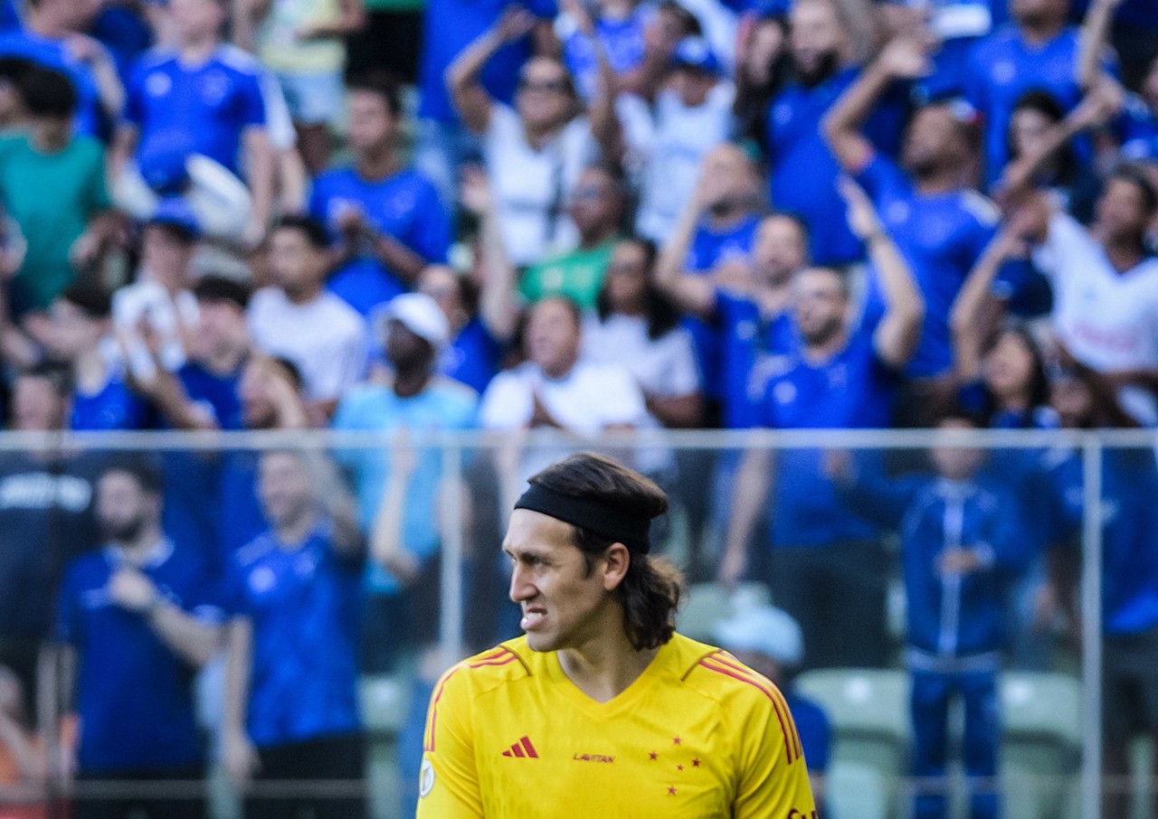 Cássio estreou pelo Cruzeiro neste sábado (13)