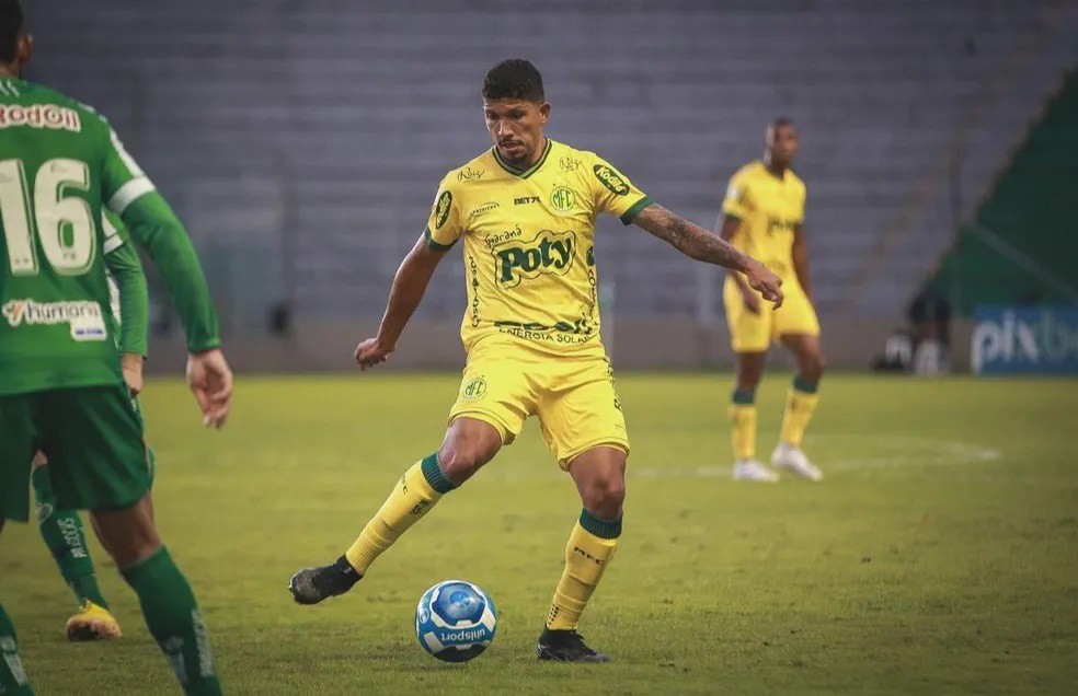 Yuri Lima em campo pelo Mirassol