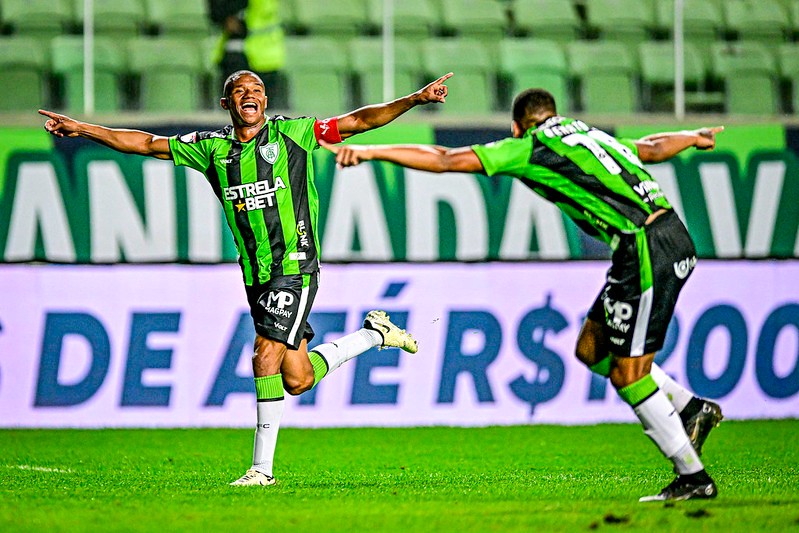 Capitão Juninho chegou a colocar o América em vantagem, mas Pulga igualou para o Ceará e deu números finais à partida 