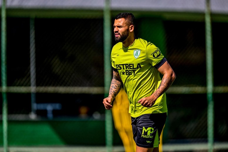 Lucão assinou com o América até julho de 2025