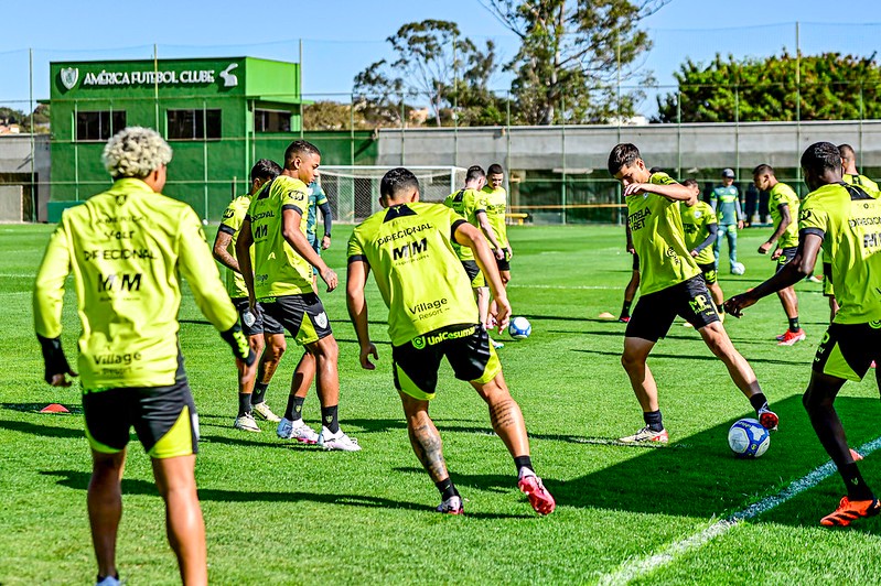 Sem Brenner, América finaliza preparação para duelo contra o Ceará